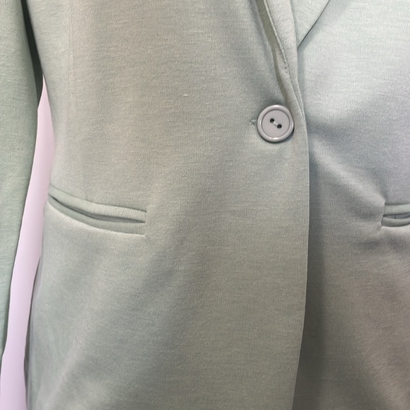 TALL Pistachio green lightweight jersey blazer - Picture 2 of 9